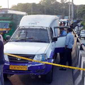 ધોળેદહાડે 30 જ મિનિટમાં રૂ. સાત કરોડની દિલધડક લૂંટ