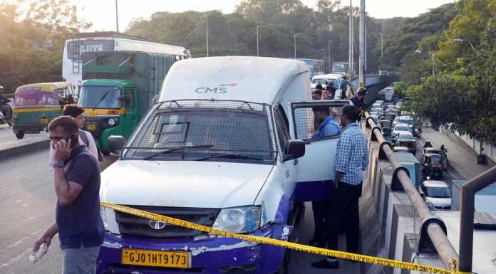 ધોળેદહાડે 30 જ મિનિટમાં રૂ. સાત કરોડની દિલધડક લૂંટ