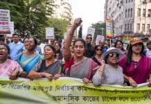 પશ્ચિમ બંગાળમાં SIR મુદ્દે ઘમસાણ, EC કચેરી બહાર પ્રદર્શન