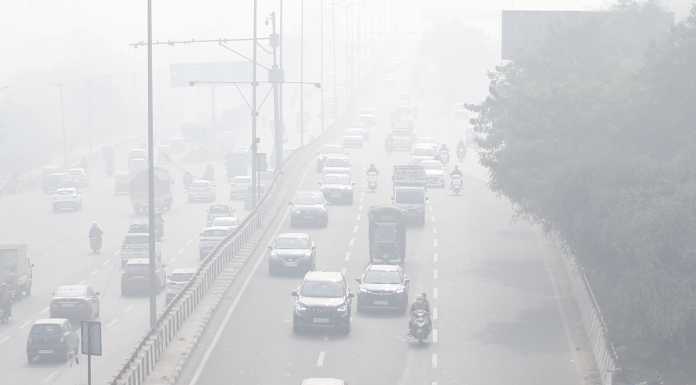 દિલ્હી પર ધુમ્મસ, પ્રદૂષણનો ડબલ એટેક, AQI 500ને પાર