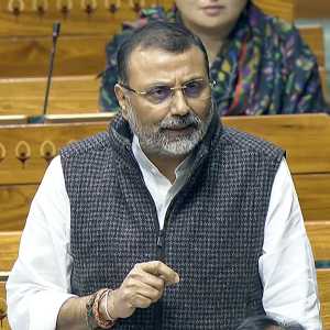 સંસદમાં નેહરુ-ઇન્દિરા પર વાંધાજનક નિવેદનથી ગરમાટો