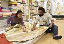 સુરતના જરીવાલા પરિવારે ૧૨૦ વર્ષથી જીવંત રાખેલી પ્રાચીન કળા