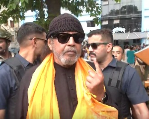 પશ્ચિમ બંગાળ ચૂંટણી:અભિનેતા મિથુન ચક્રવર્તીએ મતદાન કર્યુ