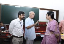 ચૂંટણી નિરીક્ષક દ્વારા મતદાન મથકો પર વ્યવસ્થાઓની કરાઈ સમીક્ષા