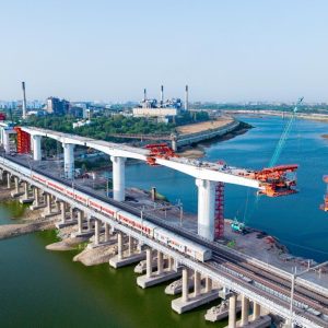 મુંબઈ-અમદાવાદ બુલેટ ટ્રેન પ્રોજેક્ટ: સાબરમતી નદી પર પુલનું કામ પૂરજોશમાં