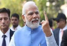 લોકશાહીનું મહાપર્વ: પીએમ મોદીએ પોસ્ટલ બેલેટથી મતદાન કર્યું,