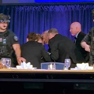 હિલ્ટન હોટલમાં ગોળીબાર: ડોનાલ્ડ ટ્રમ્પનો આબાદ બચાવ