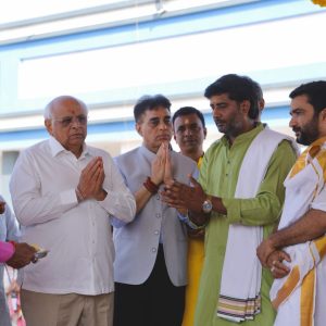 CM કાફલામાં કર્યો ધરખમ ઘટાડો, માત્ર 2 કારમાં પહોંચ્યા રાજુલા