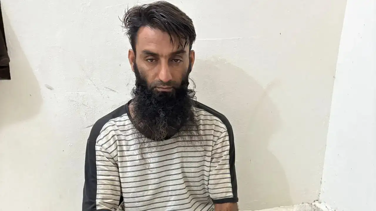 કચ્છમાં ISIS વિચારધારા ફેલાવવાના આરોપમાં યુવકની અટકાયત | chitralekha