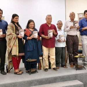 રજનીકુમાર પંડ્યાનાં આત્મકથાત્મક સંભારણાં ‘ઝંઝાવાત’નું પ્રકાશન