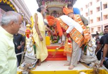 ભગવાન જગન્નાથ રથમાં સવાર થઇ નગરચર્યાએ નીકળ્યા, મુખ્યમંત્રીએ પહિંદ વિધિ કરી