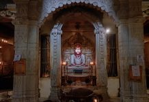 આ દેરાસરની પ્રતિમાના દર્શન માટે સોના મહોર આપવી પડતી