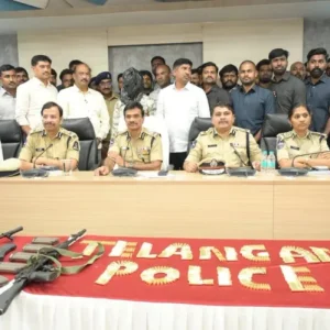 નિવૃત્ત આર્મી ઓફિસરે કેમ કરી AK-203 રાઇફલો અને પિસ્તોલોની ચોરી?
