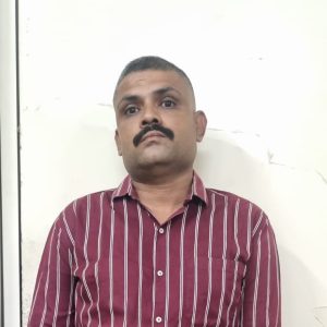 અમદાવાદ ક્રાઇમ બ્રાન્ચે મણિનગરમાંથી બનાવટી ડેપ્યુટી મામલતદારને ઝડપ્યો