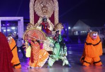 વાઇબ્રન્ટ નવરાત્રિ મહોત્સવ: GMDC ગ્રાઉન્ડમાં નવા અંદાજ સાથે ગરબાનો ભવ્ય પ્રારંભ